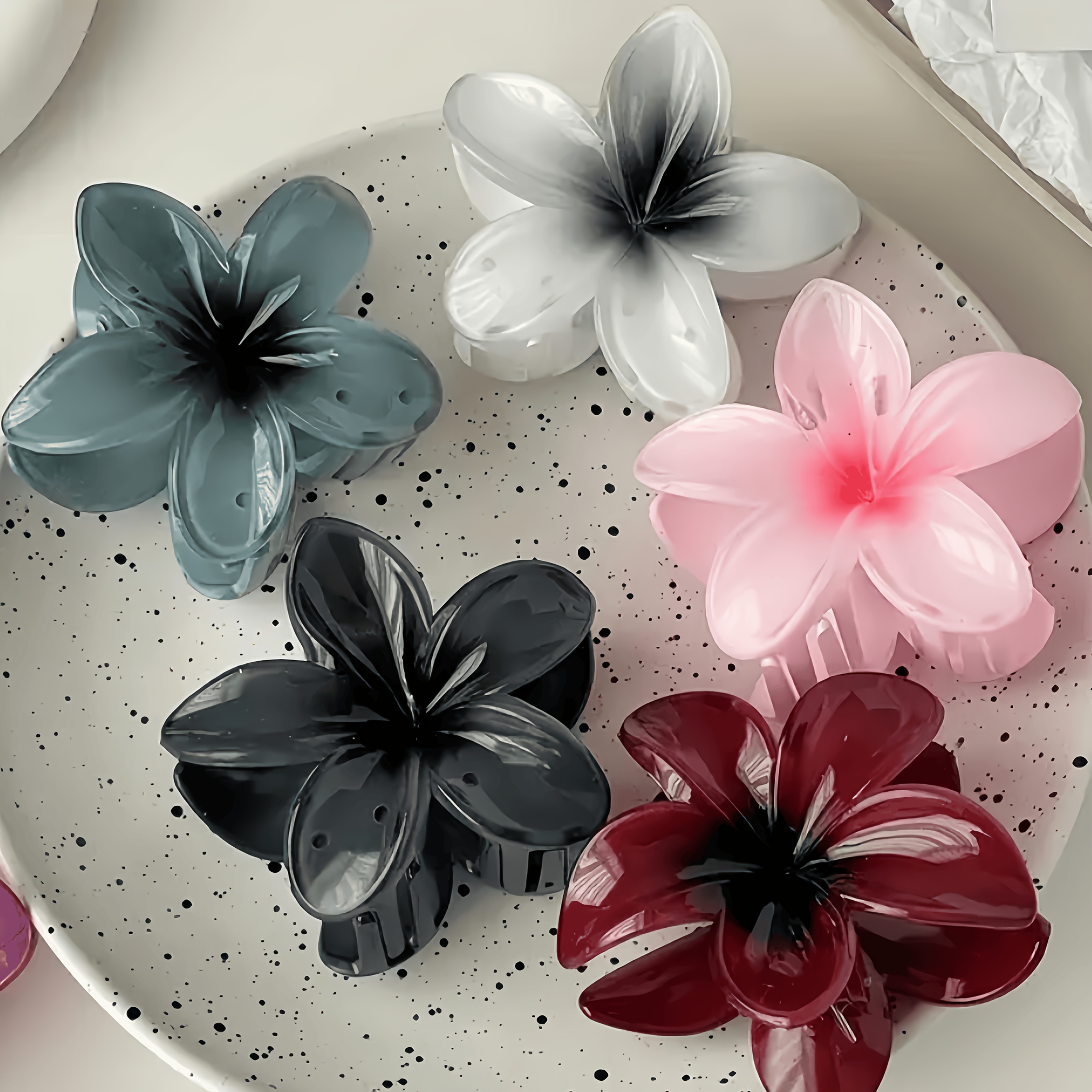 

5-pack Elegant Gradient Flower Hair , Fashionable Shark Clip Hair Accessories For Women, Plastic Pop- Themed, Hand Wash Only - No Feather