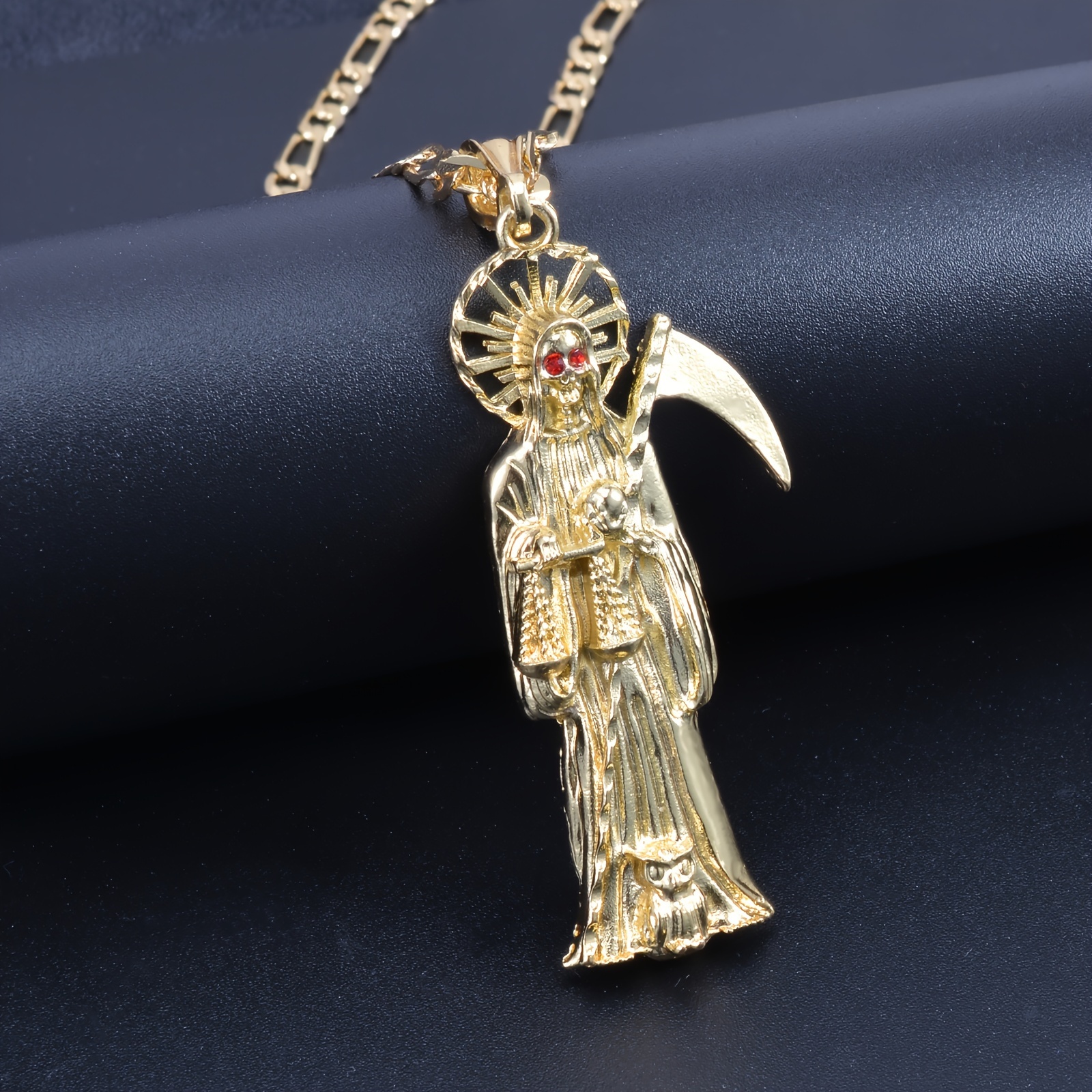 

1pc Stylish Santa Muerte Pendant Necklace, Perfect For Holiday Gifts, Suitable For Both Men And Women