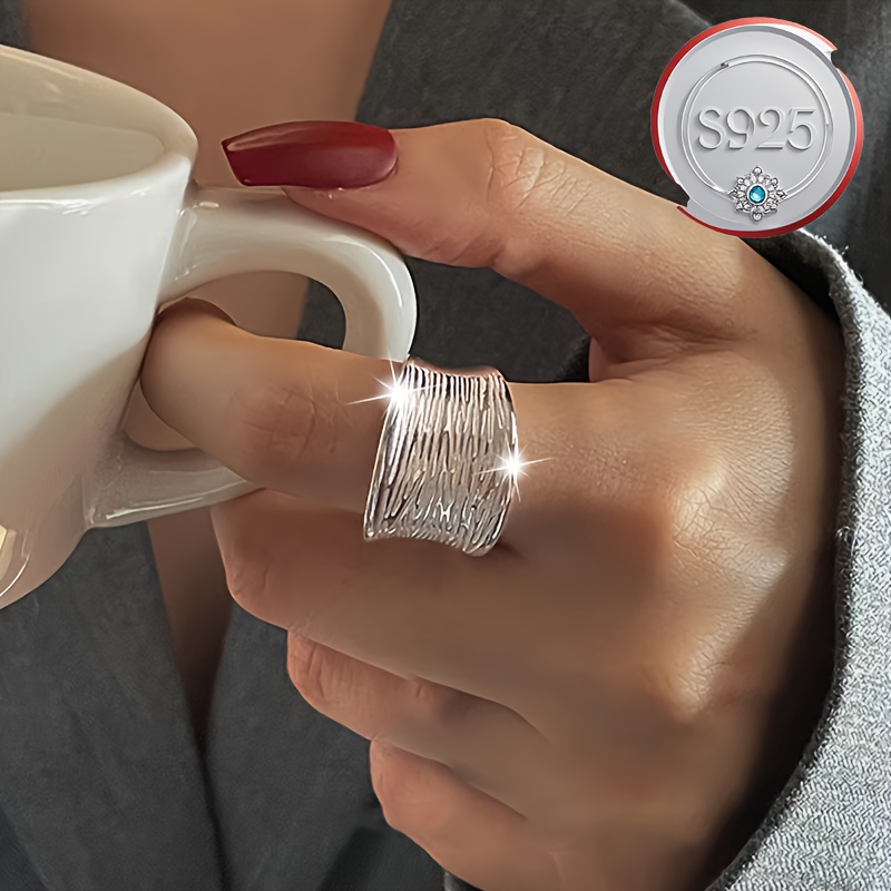 

Unique Design Of A Wide Striped Ring Made Of 925 Silver, With A Cold And Clear Feeling, Suitable For Women, Versatile And Stylish, Suitable For The Index Finger, Showing High Quality And Unique Taste.