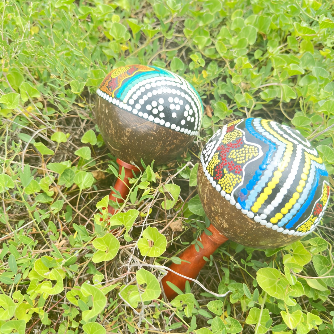 Handmade Painted Coconut Shell Sand Cone, Professional Percussion Accompaniment Instrument, Orff Percussion Sand Hammer, Suitable for Stage Playing, Accompaniment, Party, KTV, Best Gift for Holiday Gift Giving, Ktv Entertainment, Party Instrument, Cultural Instrument, Artistic Percussion, Quality Craftsmanship, Durable Construction, Rhythm Tool, Musical Accessory, Party Hosts, Music Performers