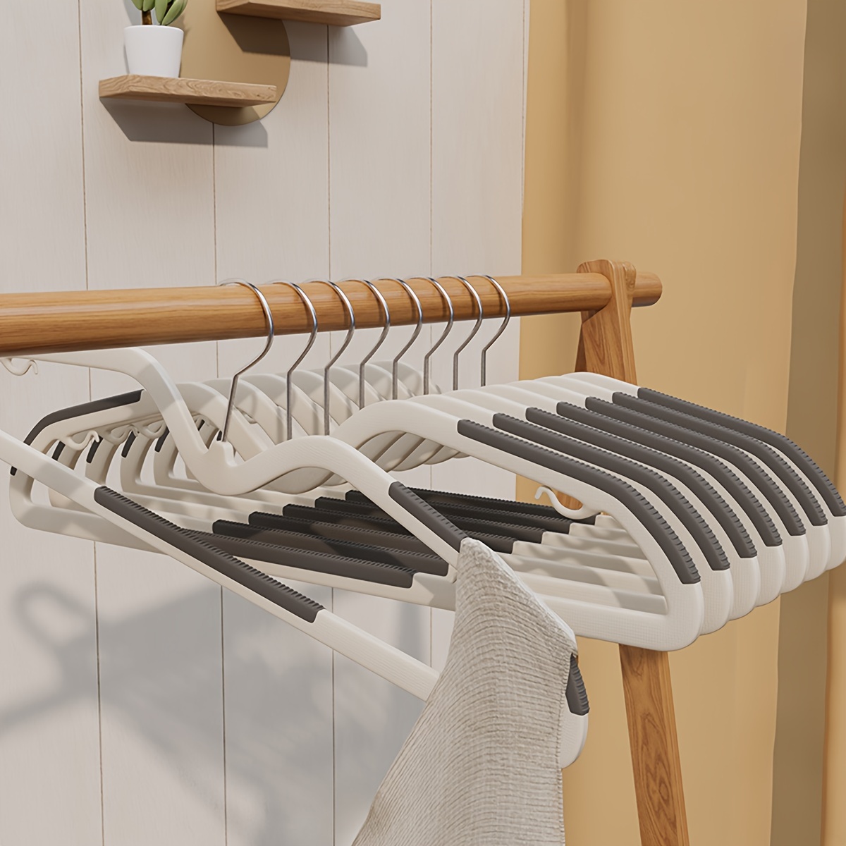 

5/10pcs Short Clothes Hanger, Anti-slip Thickened Traceless Clothes Drying Rack, Clothes Support -functional Dry And Wet Clothes Rack