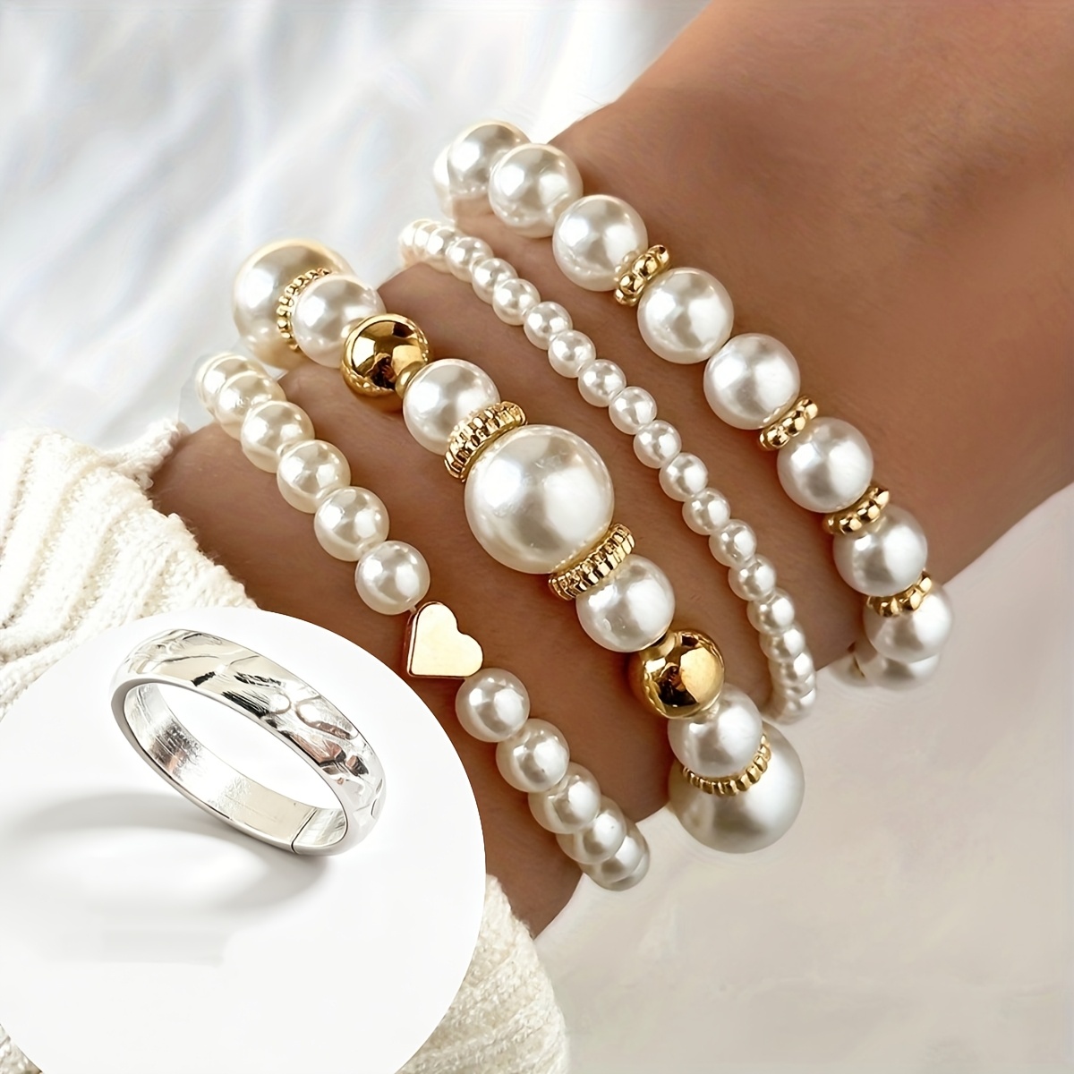 Image of 5pcs Boho White Beaded Bracelet Set For Women, Golden Plated Heart Charm Stackable Stretch Bracelets, Elegant Fashion Jewelry For Daily Party Wedding