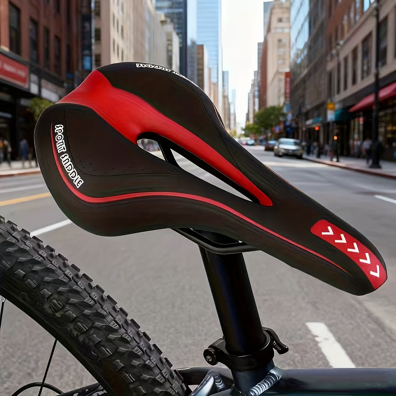 E-shop Schwerlast-Sattel mit weicher Schaumstoffpolsterung – Ergonomischer Mountainbike-/Rennradsattel, schwarz-rote Polsterung, geeignet für