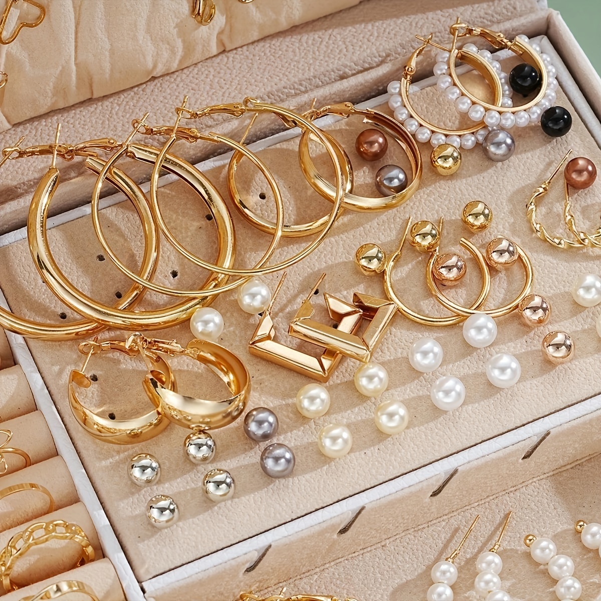 91pcs/114pcs Fashion Minimalist Luxury Metal Wind Hoop Earrings Set Hollow Layered Flower Ring Rhinestone Butterfly Bead Faux Imitation Pearl Pendant Necklace Beaded Bracelet Box Women's Jewelry Set for s Daily Party Friendship Birthday Gift No Box
