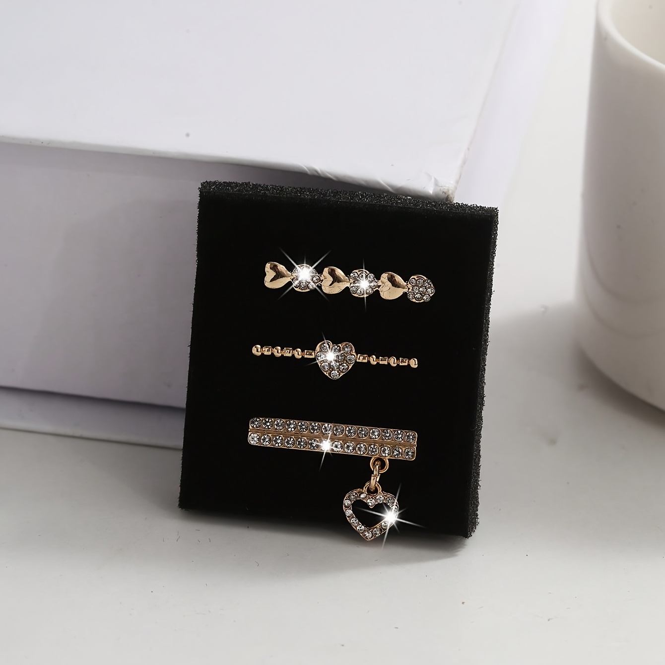 TEMU Un ensemble de trois s élégants pour Apple Watch, dotés de boucles anneau décoratives et de pendentifs de cœur ornés de strass.