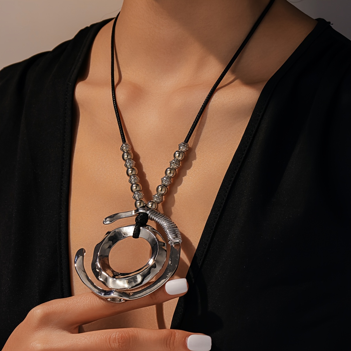 Women's Punk-Inspired Irregular Geometric Circular Pendant Necklace
