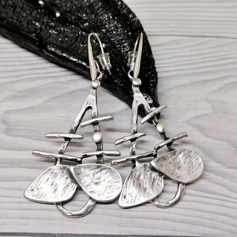 

A Of Vintage Teardrop-shaped Pendant Daily Outfit Accessories