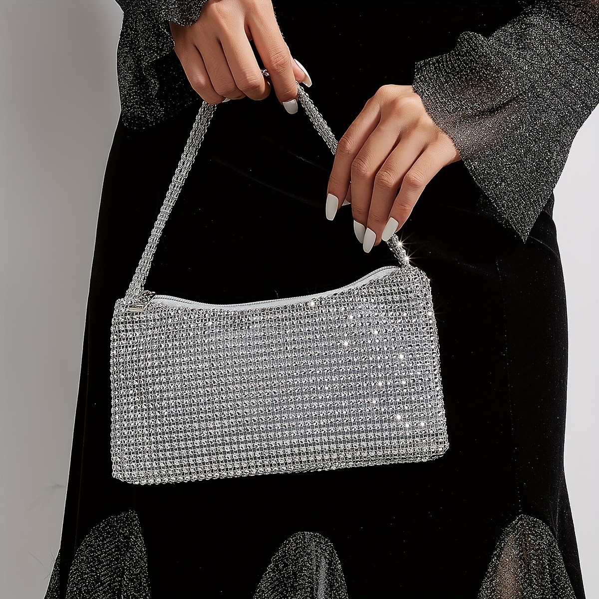 

Pochette à Paillettes et Sequins avec Accents de Strass - Sac de Soirée Élégant pour , Bal de Promo & Fêtes - Sac à Main en Polyester Argenté avec Fermeture Éclair