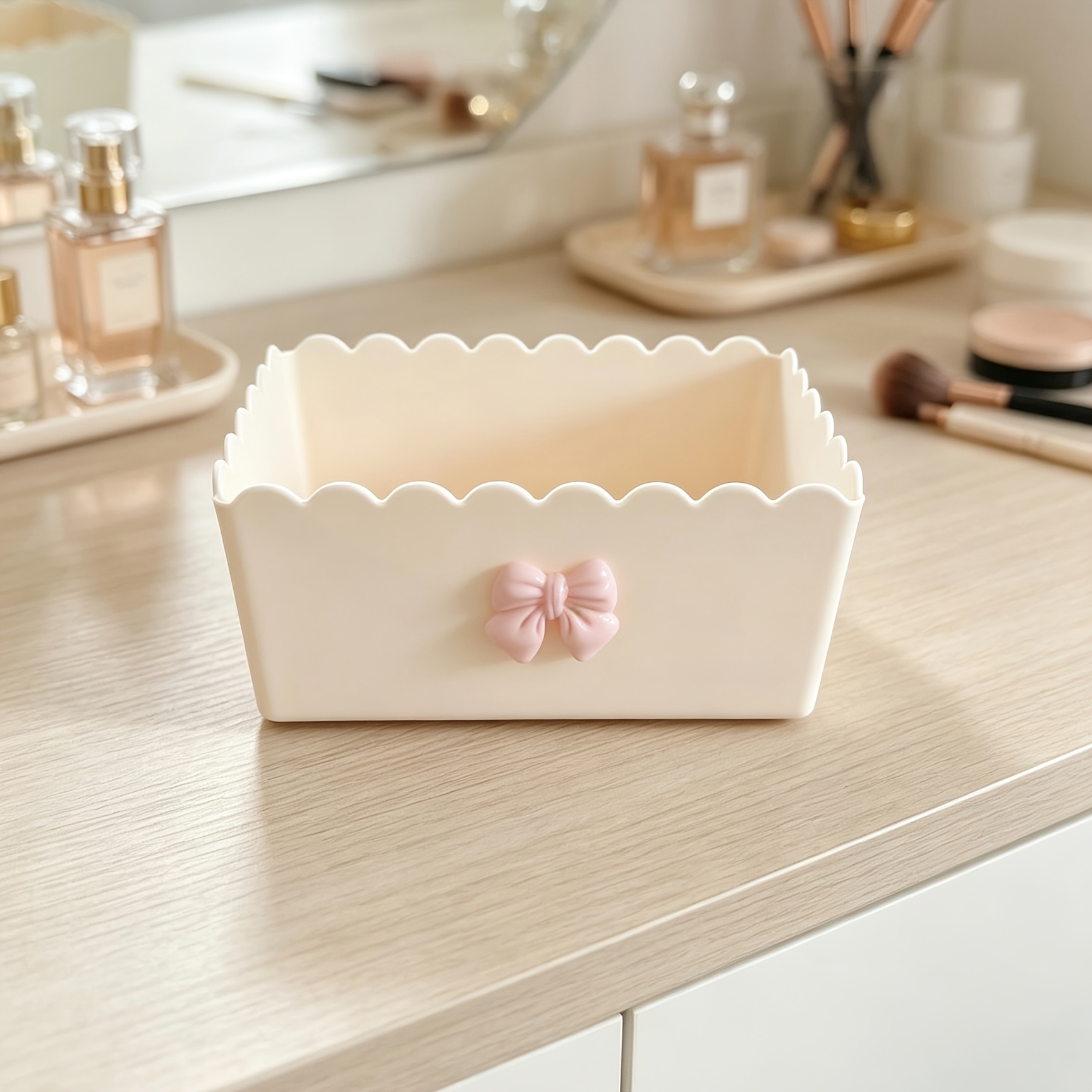 TEMU Boîte de rangement pour papeterie à volants crémeux, panier de bureau style Ins, organisateur de bureau pour étudiant, panier de rangement de