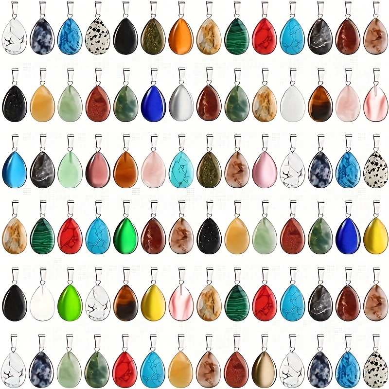 

Un ensemble de 30 pendentifs en de en verre multicolore, pendentifs en verre mélangés au bulk, pour des de bijoux DIY, un cadeau idéal pour les vacances.