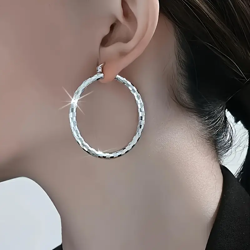 fashionable golden plated copper ring womens earrings exquisite and sexy unique relief ring earrings earrings gifts valentines day thanksgiving christmas jewelry gifts Product details 1