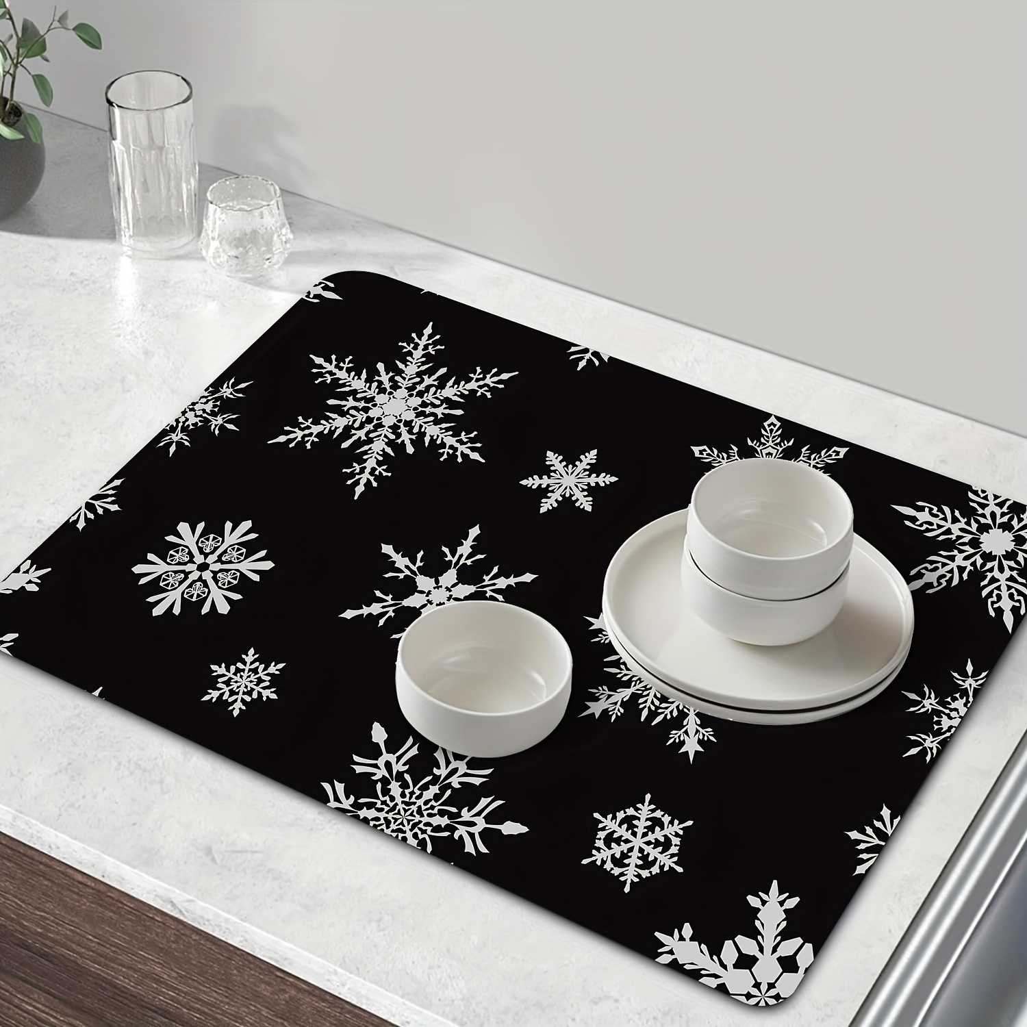 

Christmas Snowflake Dish Drying Mat, Heat-resistant And Non-slip Rubber Backed Drainer Pad, Super Absorbent Polyester Kitchen Counter Mat For Home And Restaurants