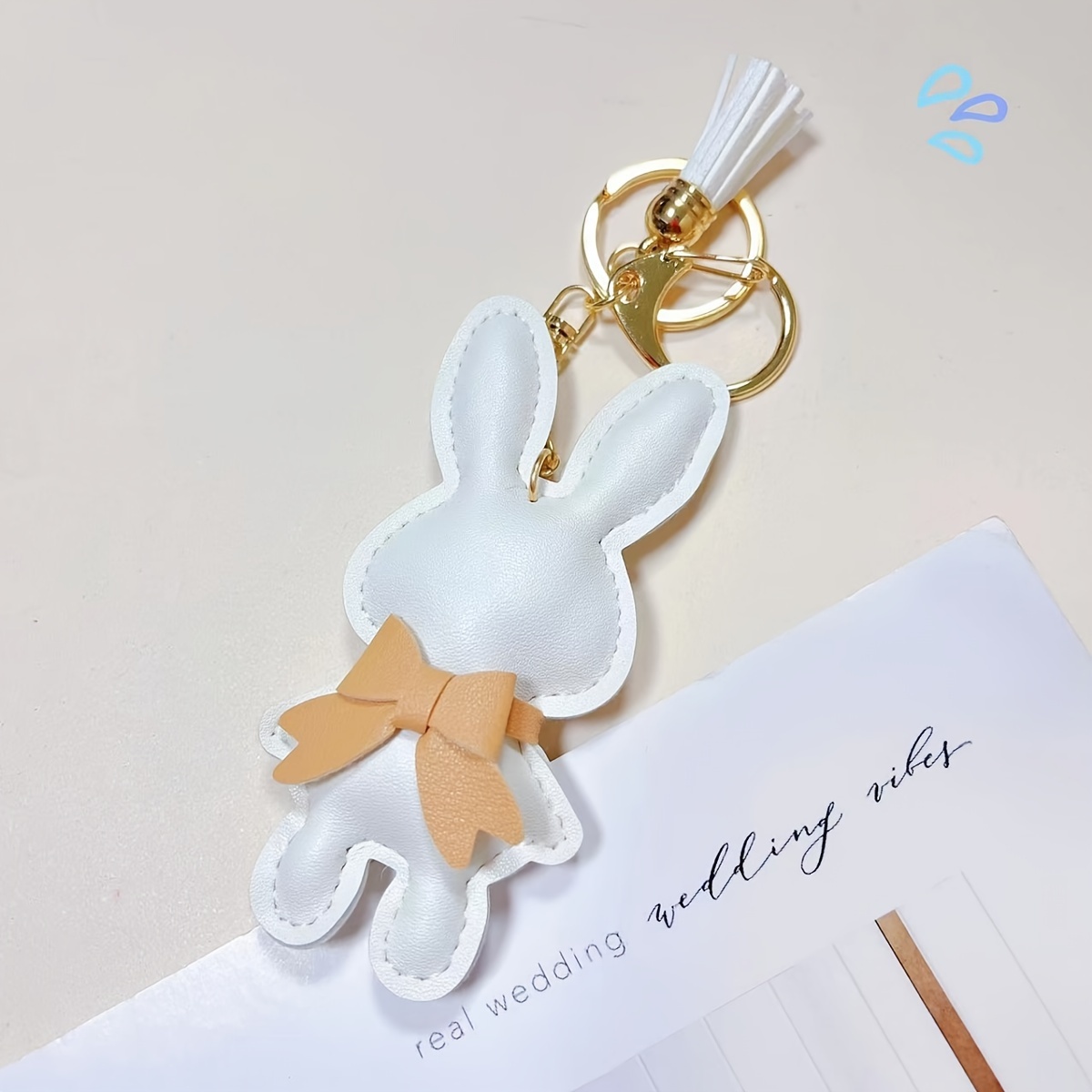 1pc Cartoon-style Pu Leather Rabbit Keychain With Cute Bow, Bag Charm, Exquisite Gift Ornament