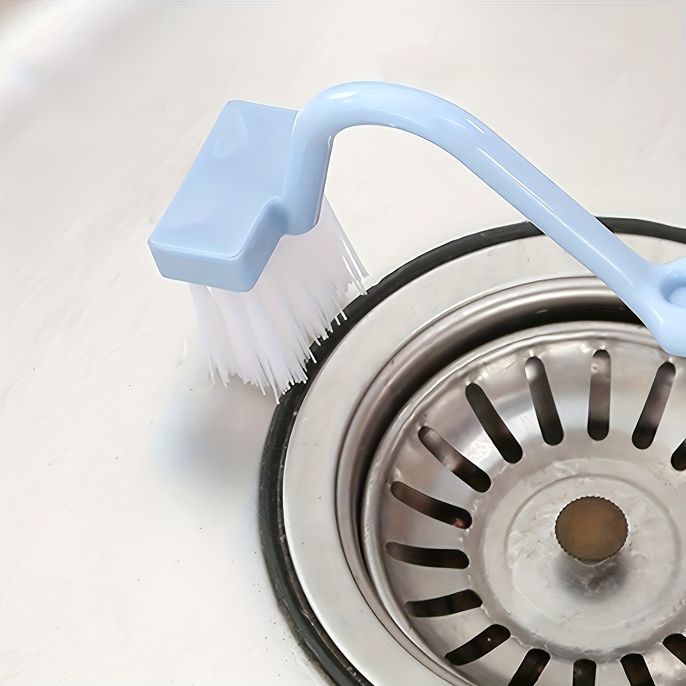 Blue V-Shaped Toilet Brush: Innovative S-Shaped Curved Design for Efficient Cleaning of The Toilet Bowl.