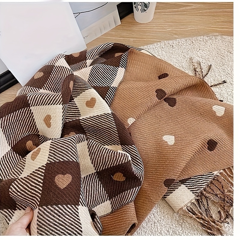 Autumn/Winter Warm Scarf with Stylish Heart Pattern, Suitable for Daily Wear, Holiday Parties, and as a Fashion Accessory