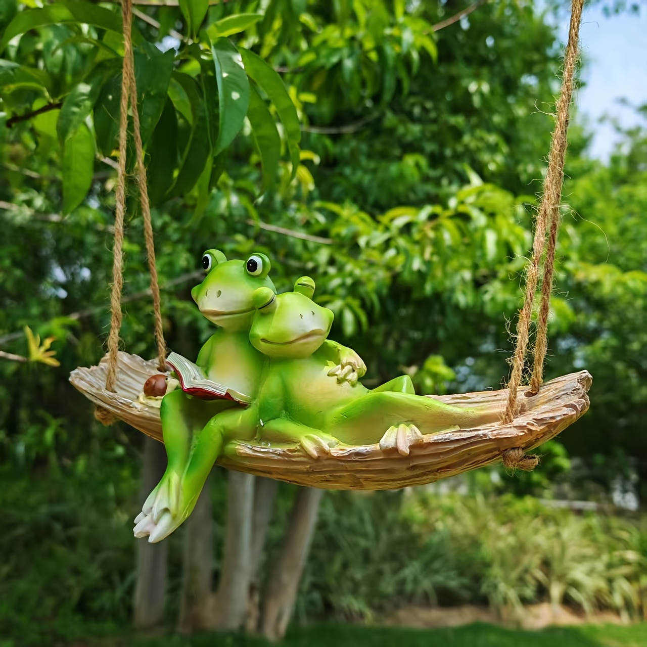 Image of Cute Cradle Swing Couple Frog, Suitable For Patio, Lawn, Garden, Bonsai Indoor And Outdoor Hanging Decoration, For Valentine's Day, Decoration, Nature Hobby