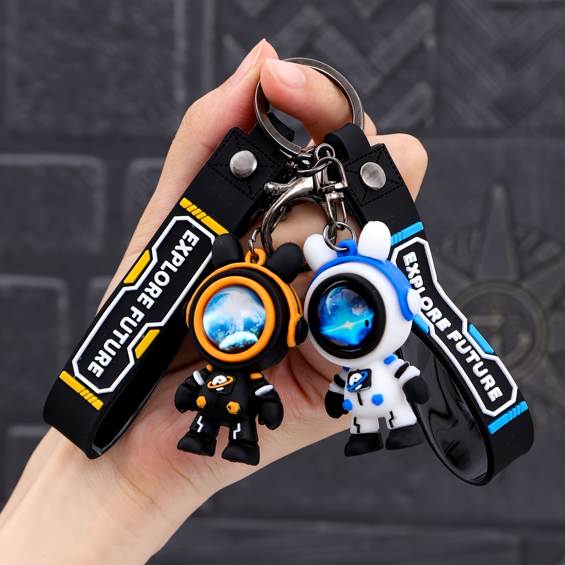 

1pc Astronaut Keychain For Men, Creative Travel In The Starry Sky Rabbit Pendant For Backpack, Super Cool Series Car Keychain