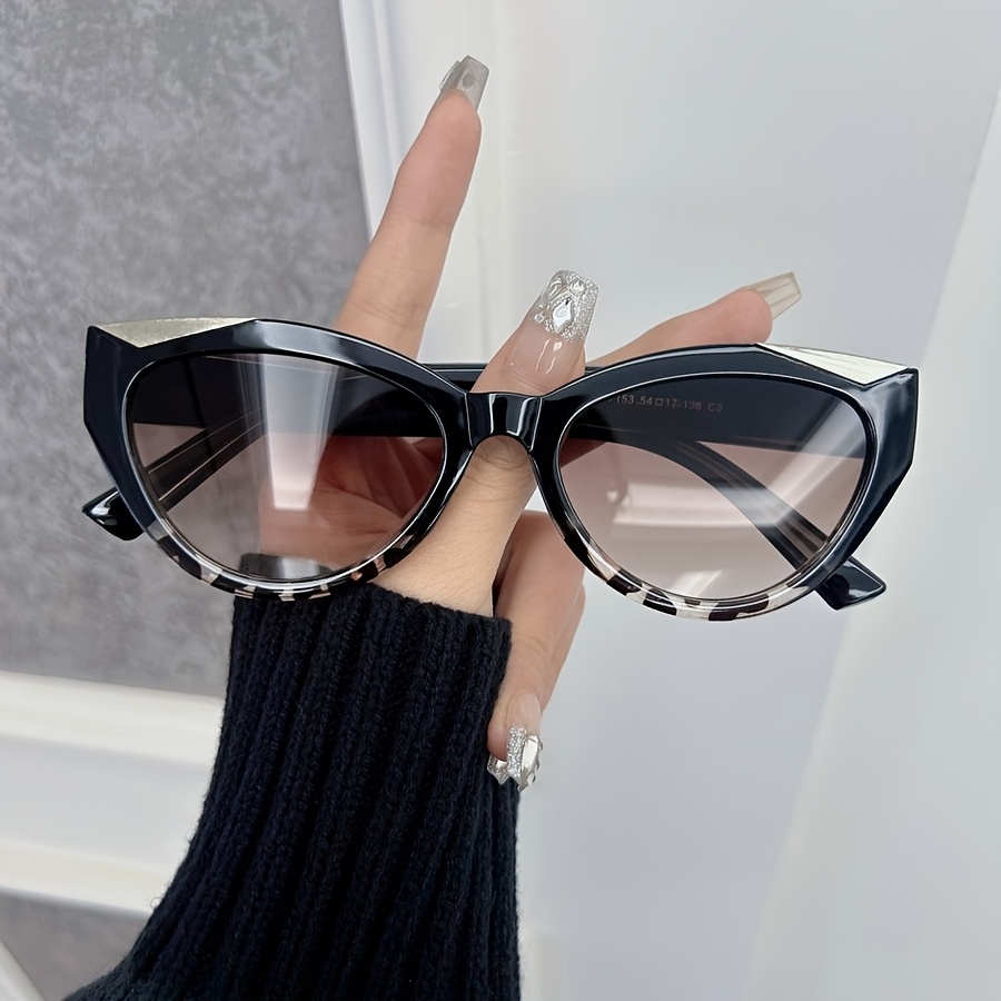 Image of 1pc Retro Oval Fashion Sunglasses For Women Men Vintage Round Casual Easy Shaped Small Frame Glasses Female