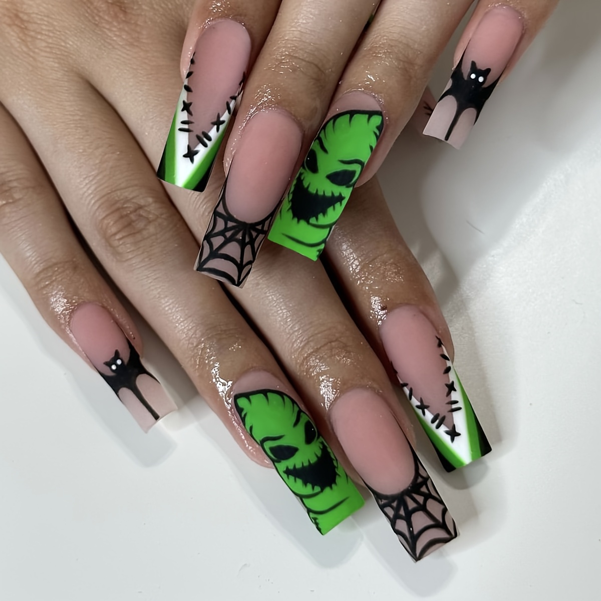 TEMU Lot de 24 faux ongles rectangulaires d'Halloween, ongles artificiels amovibles effet mat avec chauve-souris, toile d'araignée et gobelin vert,
