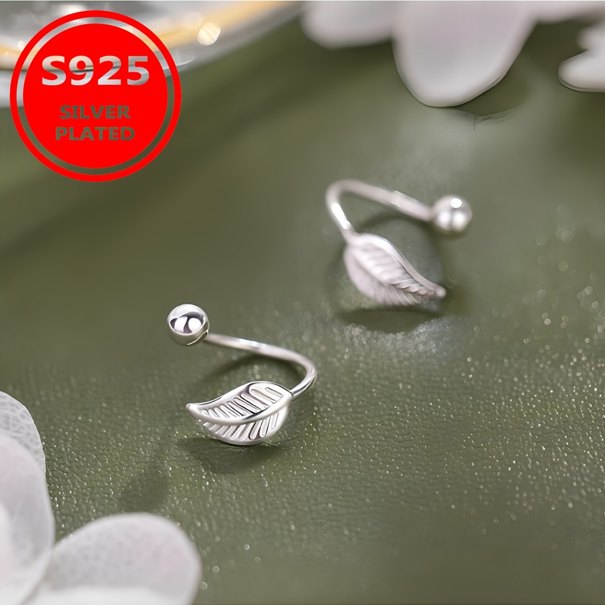 TEMU Boucles d'oreilles clous asymétriques pour femme plaquées argent - Boucles d'oreilles à feuille et perle avec fermoir à vis, 0,2x0,35 pouces,