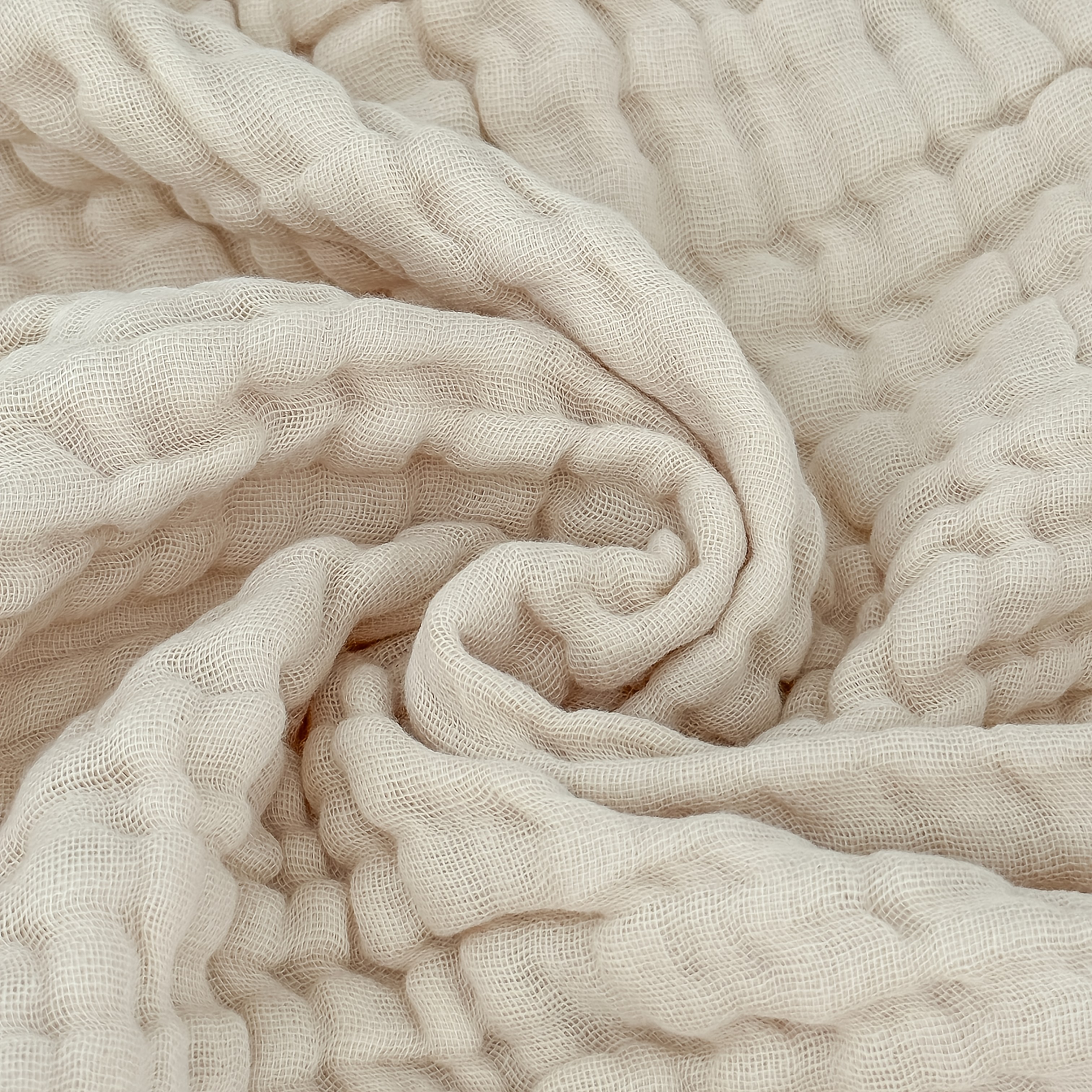 Image of A 6-layer Gauze Cotton Blanket, Made Of 100% Cotton, Measuring 200*150cm. The Fabric Is Soft, Skin-friendly, And Gentle Without Irritation. In Colors, Used On A Sofa Or For A Nap On The Bed
