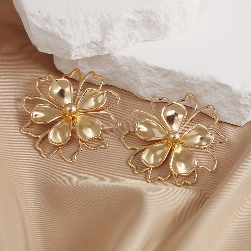 Stylish Exaggerated Flower Earrings for Women