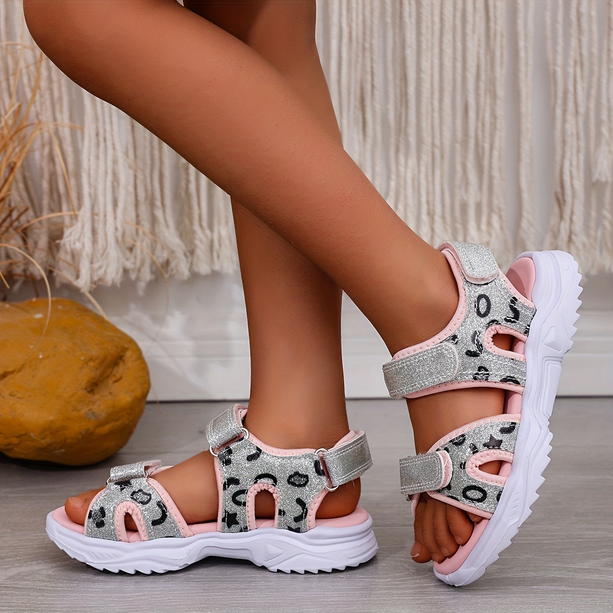 Girls' Fashionable Color-block Lightweight Casual Sandals