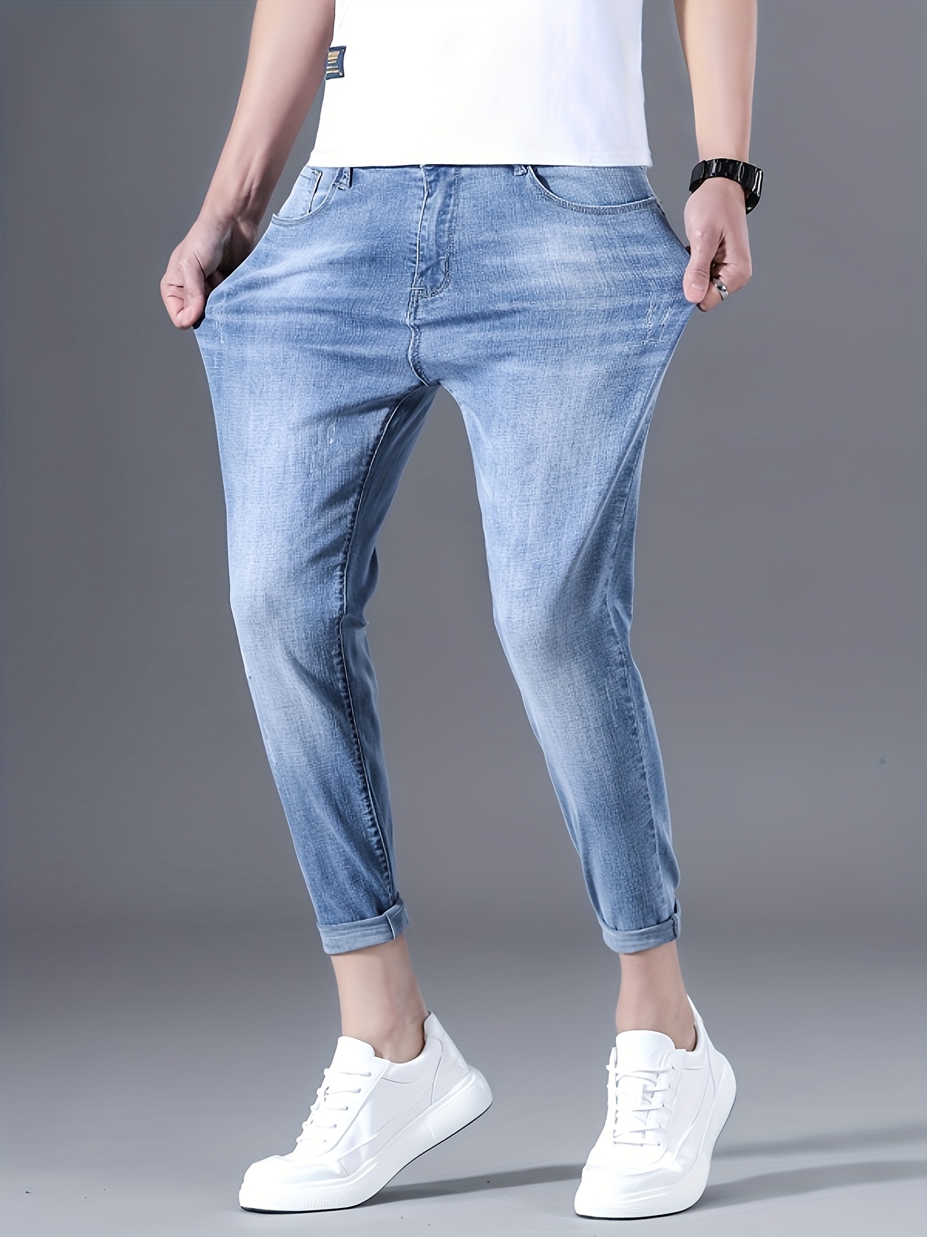 Men'S Slim-Fit Jeans, Featuring a Classic Light Blue Wash, Made from Stretchy And Comfortable Fabric, Suitable for Casual Gatherings, Work, And Business in a Minimalist Style