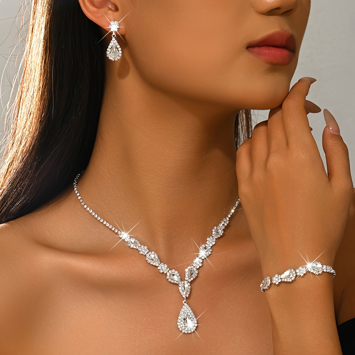 3-delige set luxe groene traanvormige sieraden voor dames, strass-ketting, oorbellen en armband, bruids- en trouwsieraden, geschikt voor gala-avonden, etentjes en kerstcadeaus