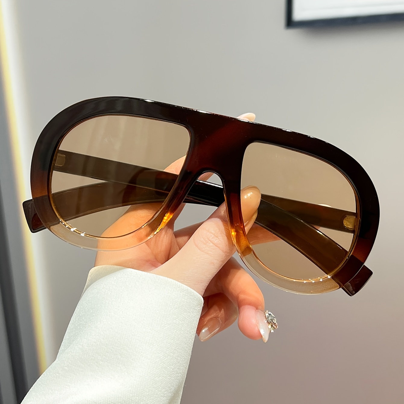 

Gradient Frame Fashion Glasses For Women Men Anti Glare Sun Shades Glasses For Driving Beach Travel