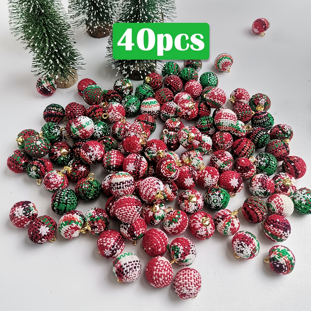 TEMU Lot de 40 mini boules de Noël - Emballées aléatoirement dans un tissu à carreaux rouges/verts avec des rouges/verts/, avec chapeaux dorés et
