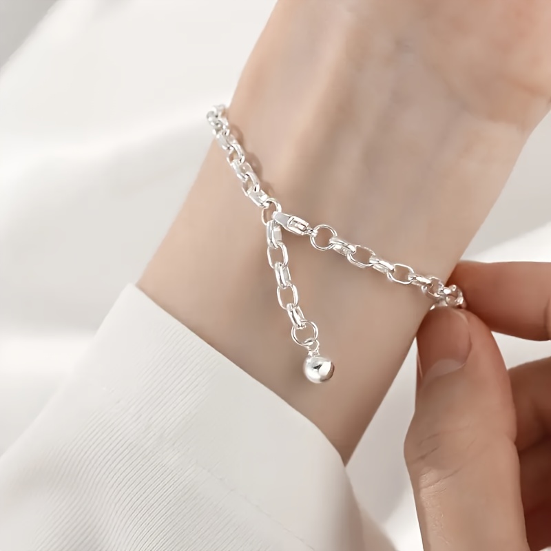 E-shop Leichter Luxus, elegantes, entzückendes Damenarmband aus handgefertigtem Edelstahl in Silber-O-Form für den täglichen Freizeitlook