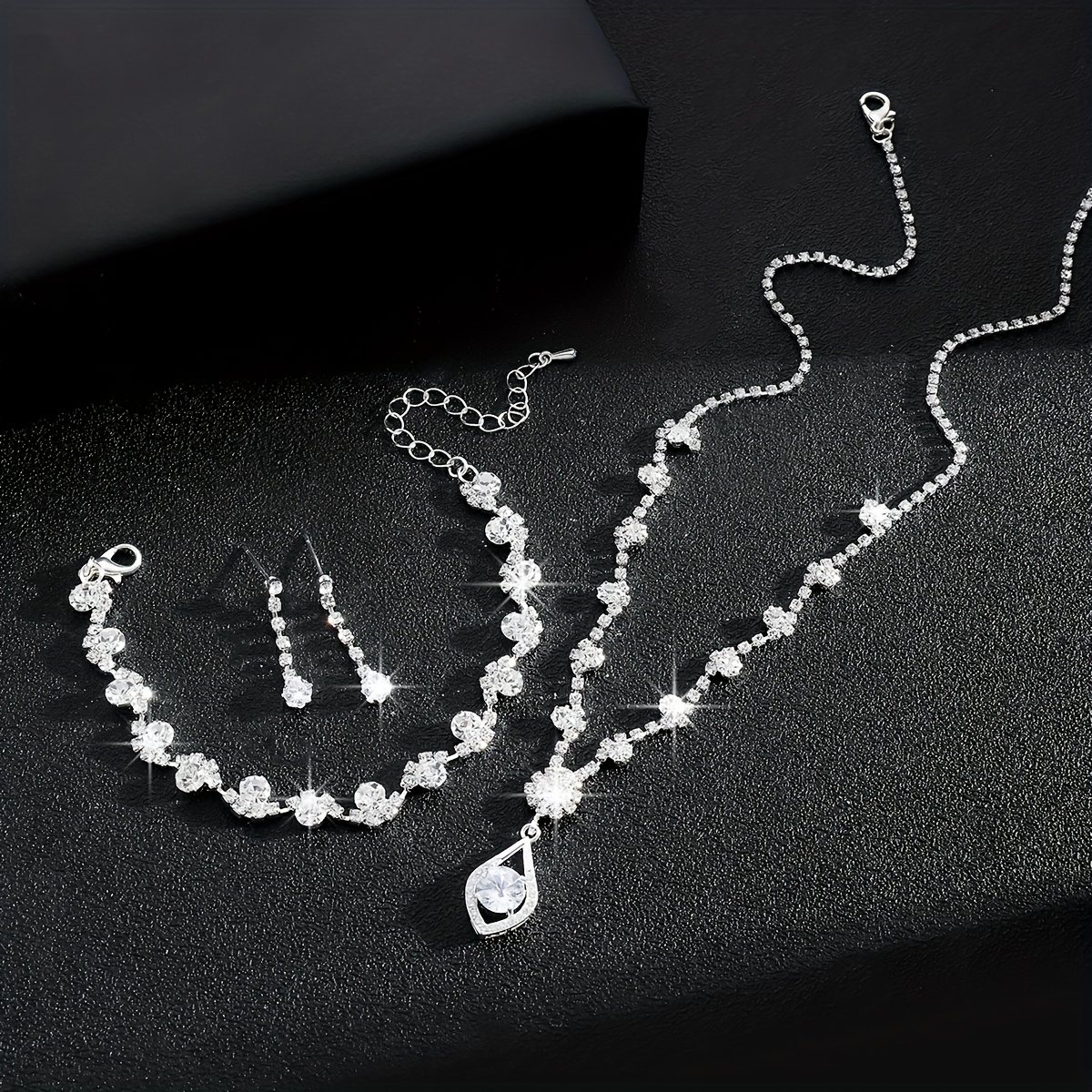 Floral Water Drop Jewelry Set with Rhinestones