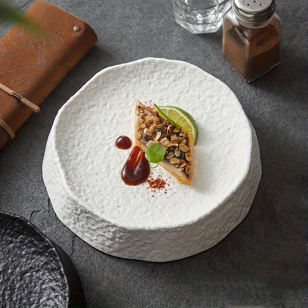 Creative Ceramic Plate White/Black, Suitable for High-end Restaurants and Home Use for Special Plating, Tableware, Plating, Unique Irregular Western-style Plate