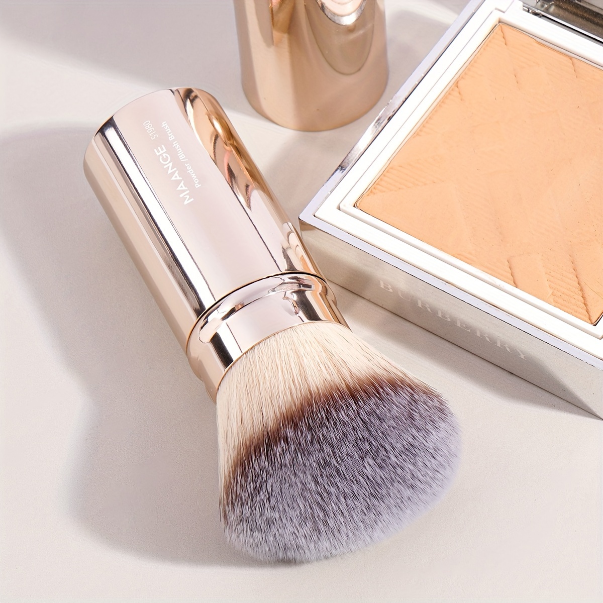 MAANGE High Quality Soft Bristles Retractable Makeup Brush