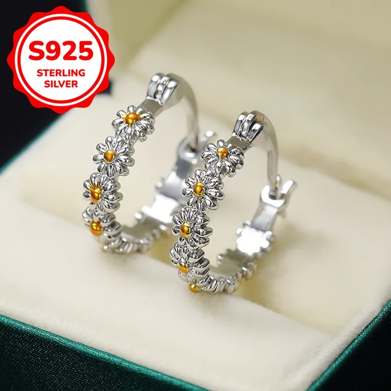 

Exquisite S925 Sterling Silver Yellow Small Daisy Ear For Women Dating Party Gift Birthday Jewelry Gift Hoop Earrings 2.7g/0.1oz