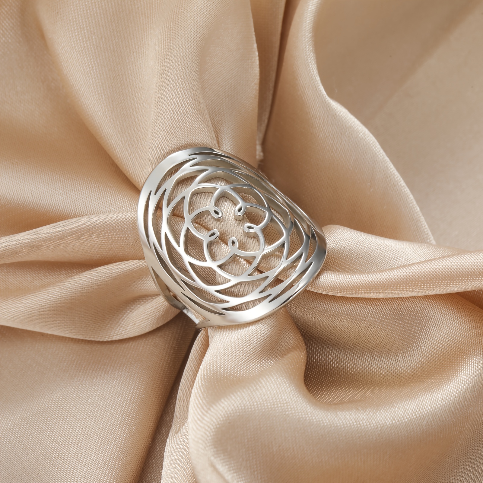 Exquisite Venus Rose Ring, Delicate Openwork Design