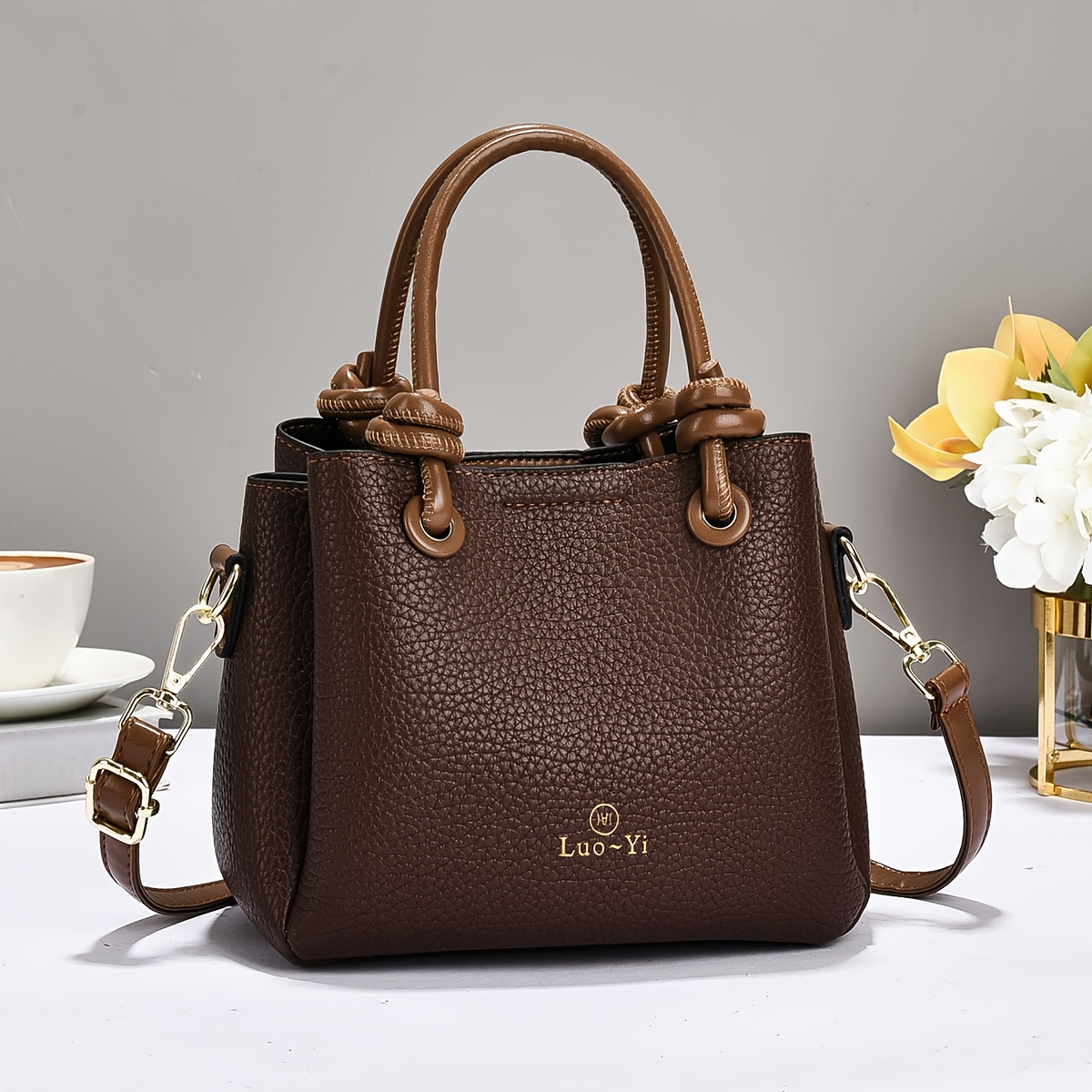 High-End Fashion Bucket Bag 2025 New Trendy Casual Vintage Elegant Single Shoulder Body Bag Versatile Classic High-End Elegant Body Bag Lightweight Large Capacity Practical Multi-Layer Handbag Essential for Travel And Shopping Small Bag