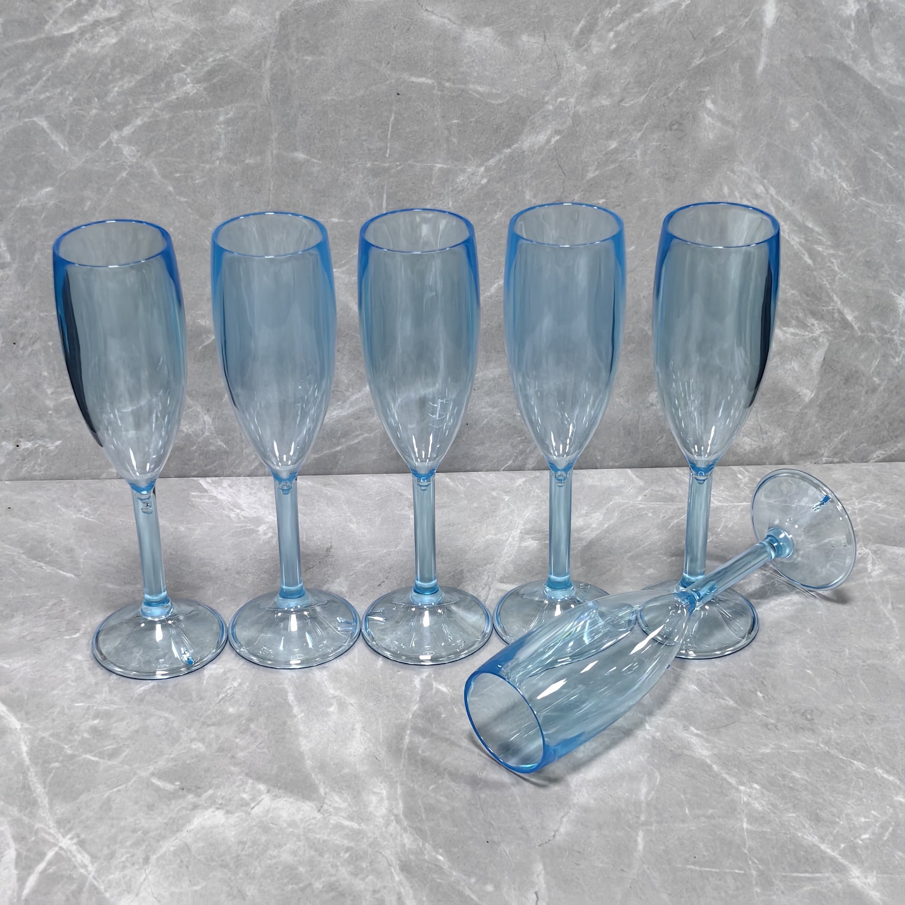 18 oz starbucks cup Starbucks China 18oz Blue Gradient Glass Cold Cup (READY TO SHIP) – The  Tumbler Girl 💐 main image 0
