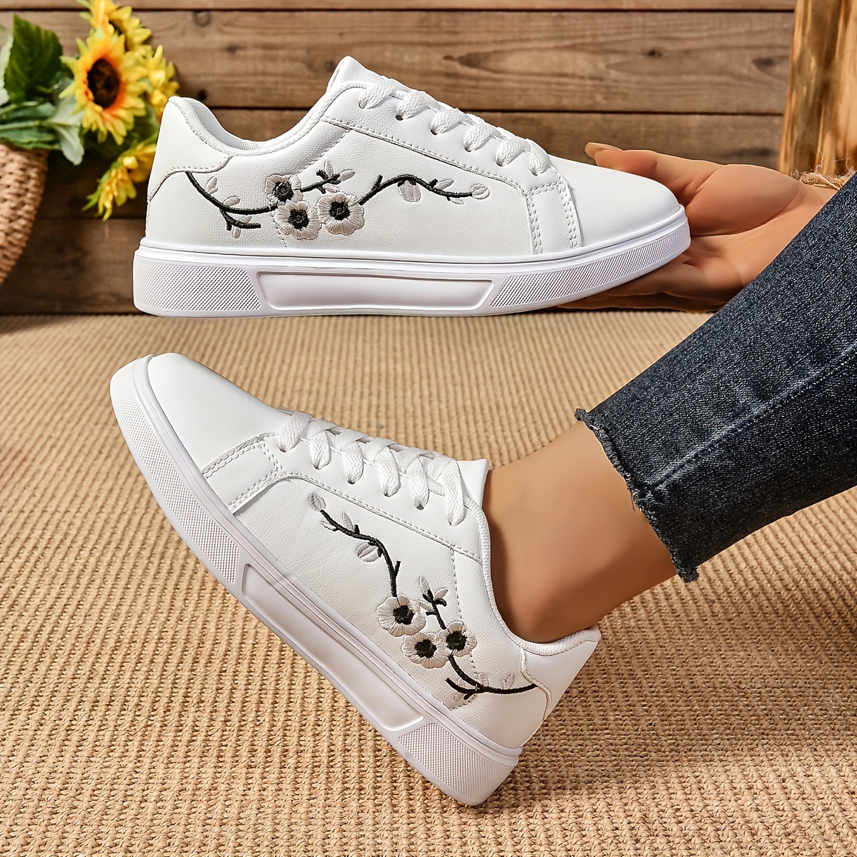 pair womens floral embroidery casual skateboard sneakers Temu