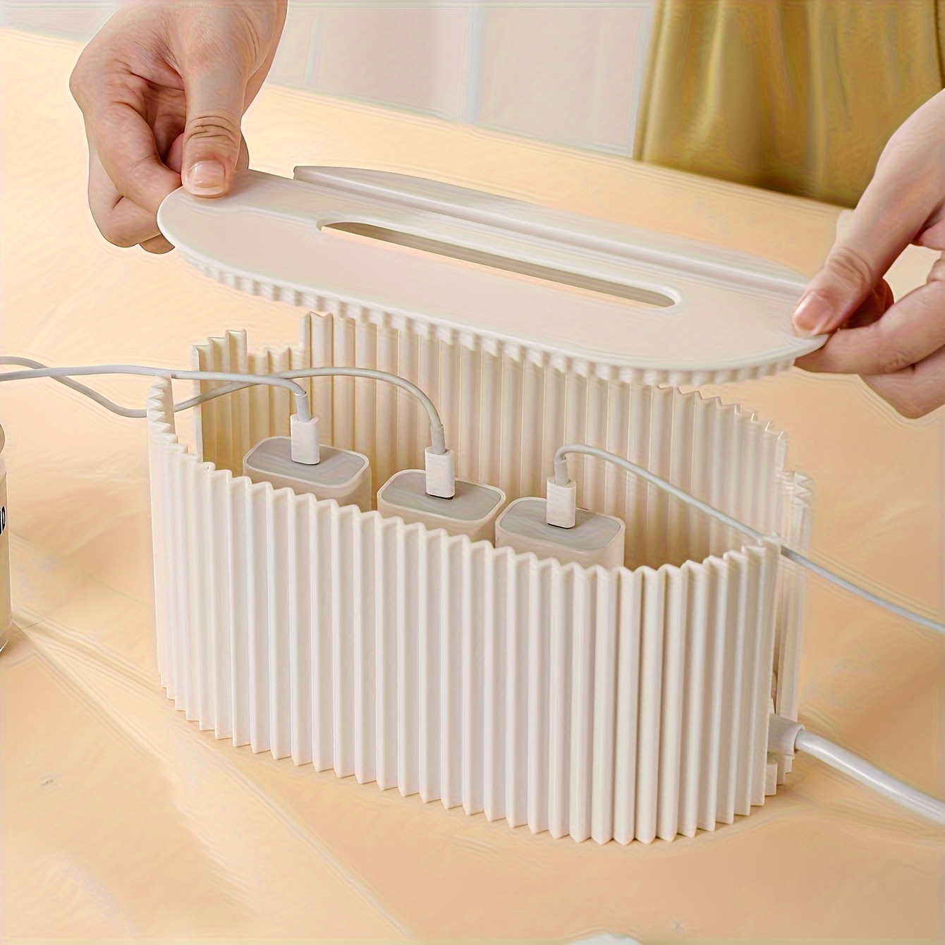 

Boîte de rangement de câbles de bureau, en plastique, sans alimentation requise, gestion et rangement multifonctionnels des câbles pour les chargeurs et les câbles de téléphone