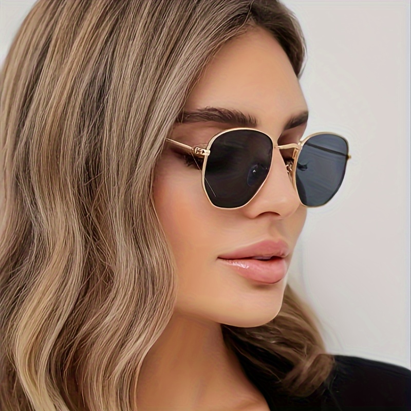 

Small Square Fashion Glasses For Women Men Anti Glare Sun Shades Glasses For Driving Beach Travel