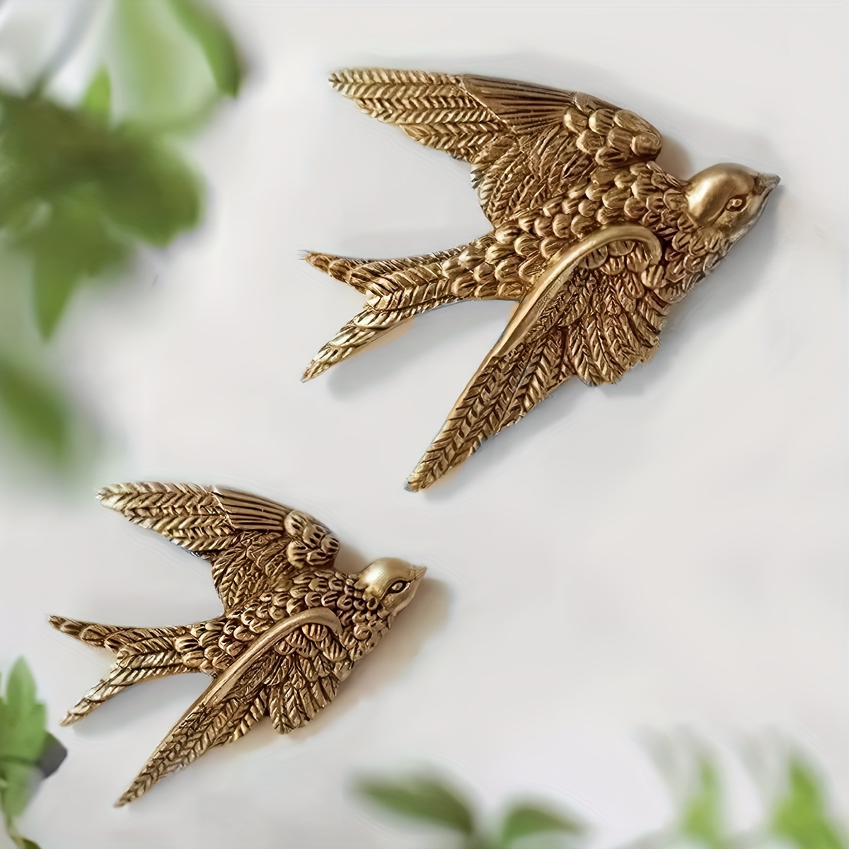 

1pc, Golden Flying Bird Hanging Ornament Golden Swallow Wall Decoration Wall Decoration, Resin Crafts, Living Room Background Wall Decorations, Indoor Home Decor