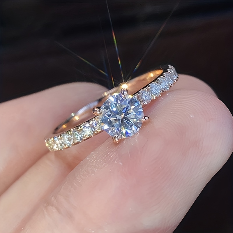 

Bague de Fiançailles Élégante à 4 Griffes pour Femmes, de Mariage en Synthétique & , Accessoire de Fête Décontracté, Cadeau de Bijoux pour la Saint-Valentin