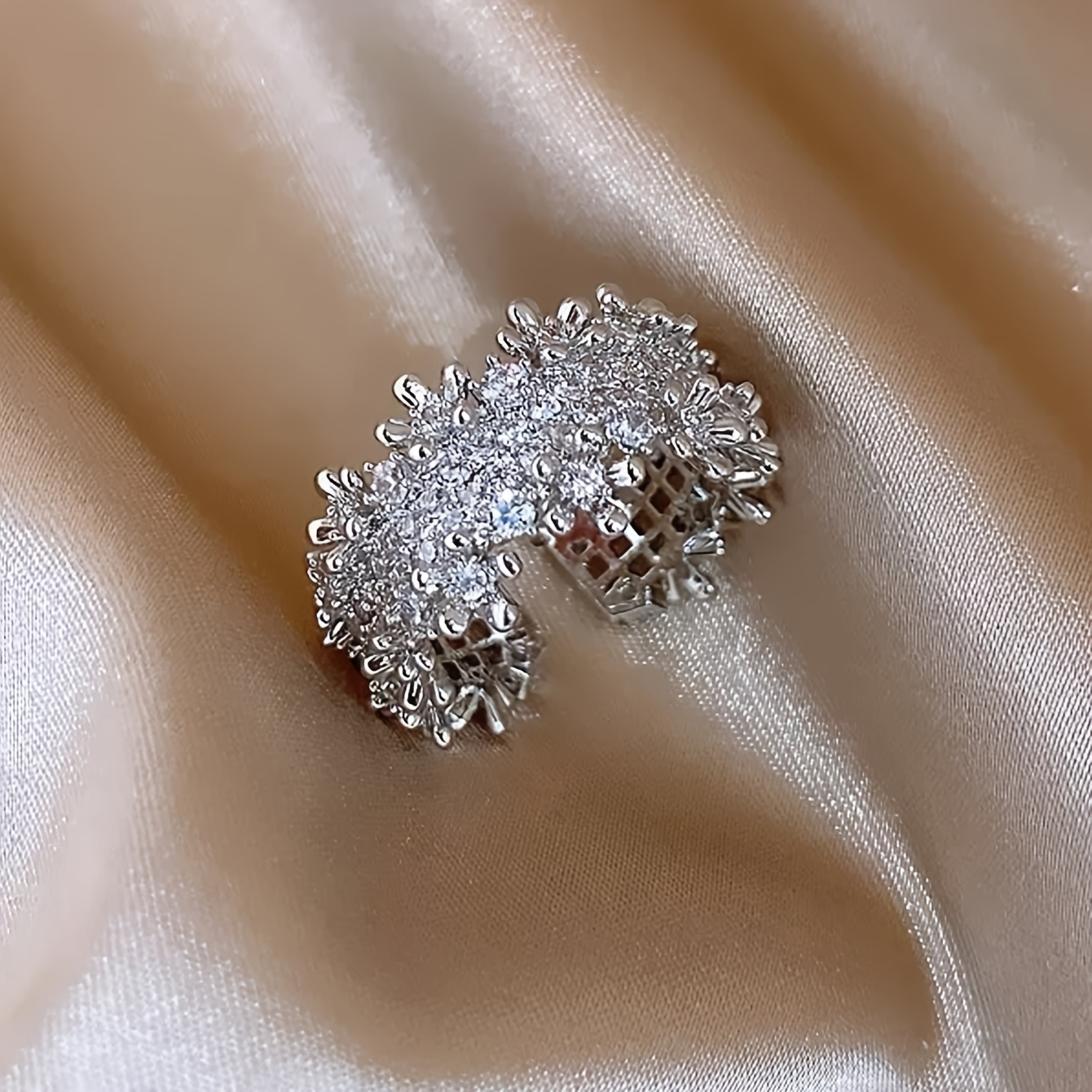 1pc Niche, Unique, Personalized, High-end Geometric Irregular Design, Handmade Zirconia Inlaid Women's Banquet Event Single Ring