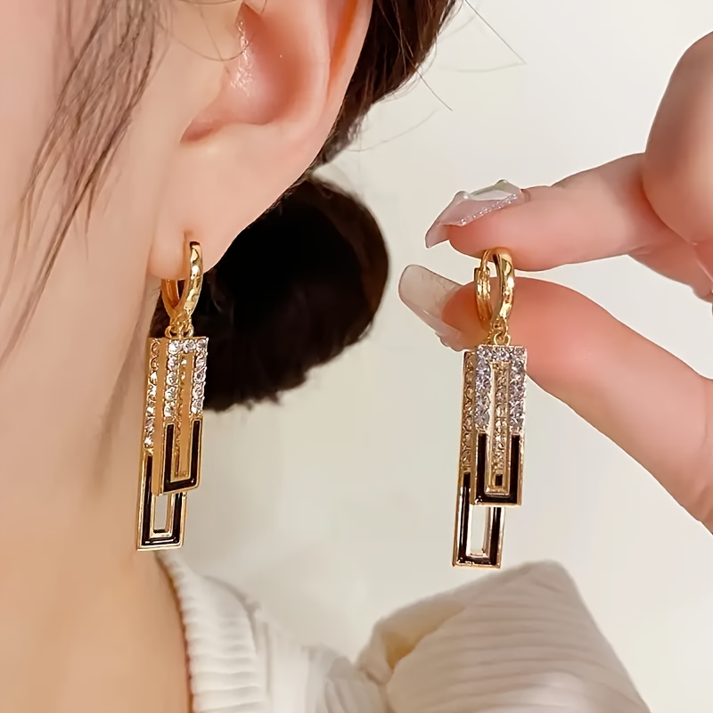 1 Pair of Fashionable and Elegant Black Geometric Square Pendant Earrings for, Suitable for Wearing at Weddings, Parties, Dates, Christmas Gifts, for Teenager