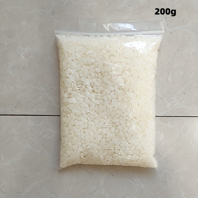 Image of White Beeswax Candle Making