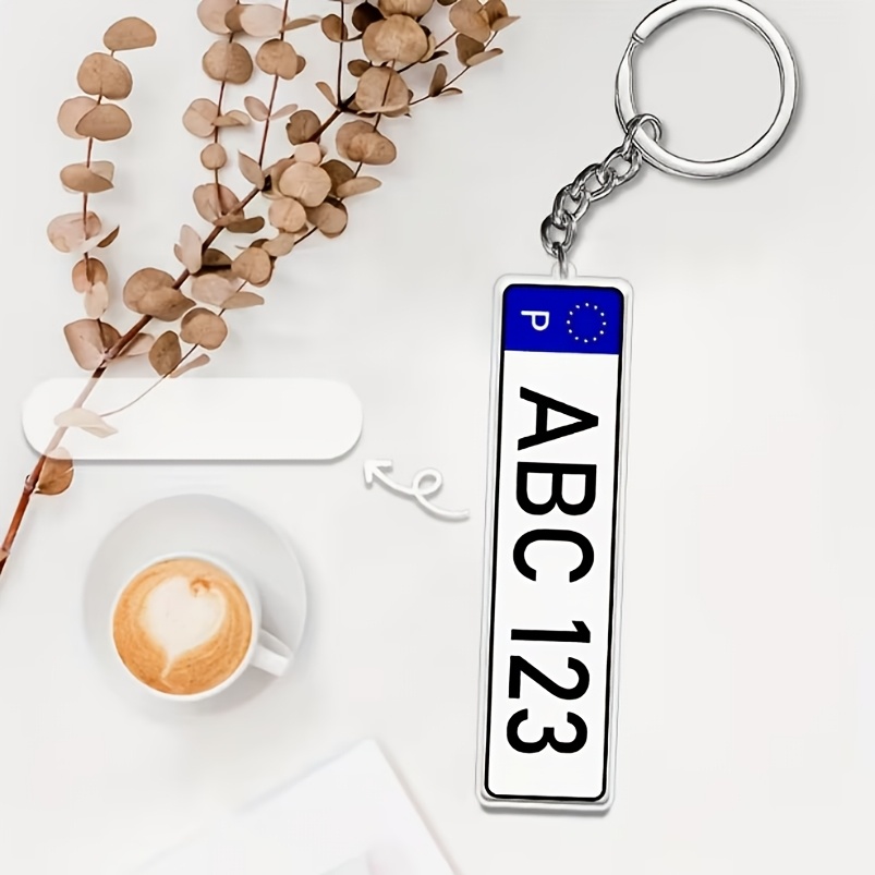 изображение предмета [2D Плоский] [2D Плоский] Персонализированный брелок для ключей в виде европейской номерной таблички Ветряк в 2D дизайне - настраиваемые буквы, прочный акриловый брелок против потери, с 28 типами номерных знаков для персонализации. Идеально подходит для рюкзаков, подарков, сувениров для вечеринок