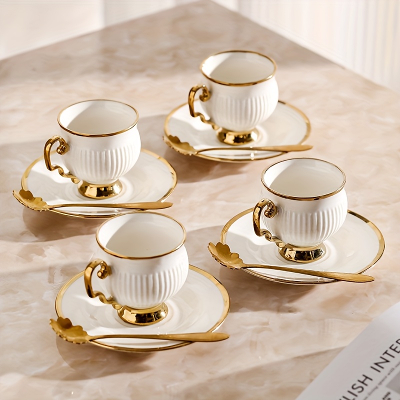 Luxuriöses Porzellan-Kaffee-Set im europäischen Stil mit goldenem Rand, 6 Tassen, 6 Untertassen, 6 oz; Amerikanische Kaffeetasse mit Untertasse, Blütentee-Tasse, 95 ml Kaffeetasse mit goldenem Rand