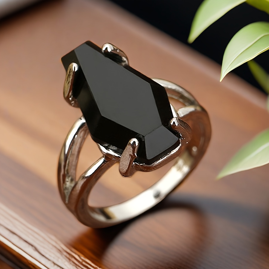 

Fashionable Black Zirconia Ring For Women, Wedding Engagement Ring